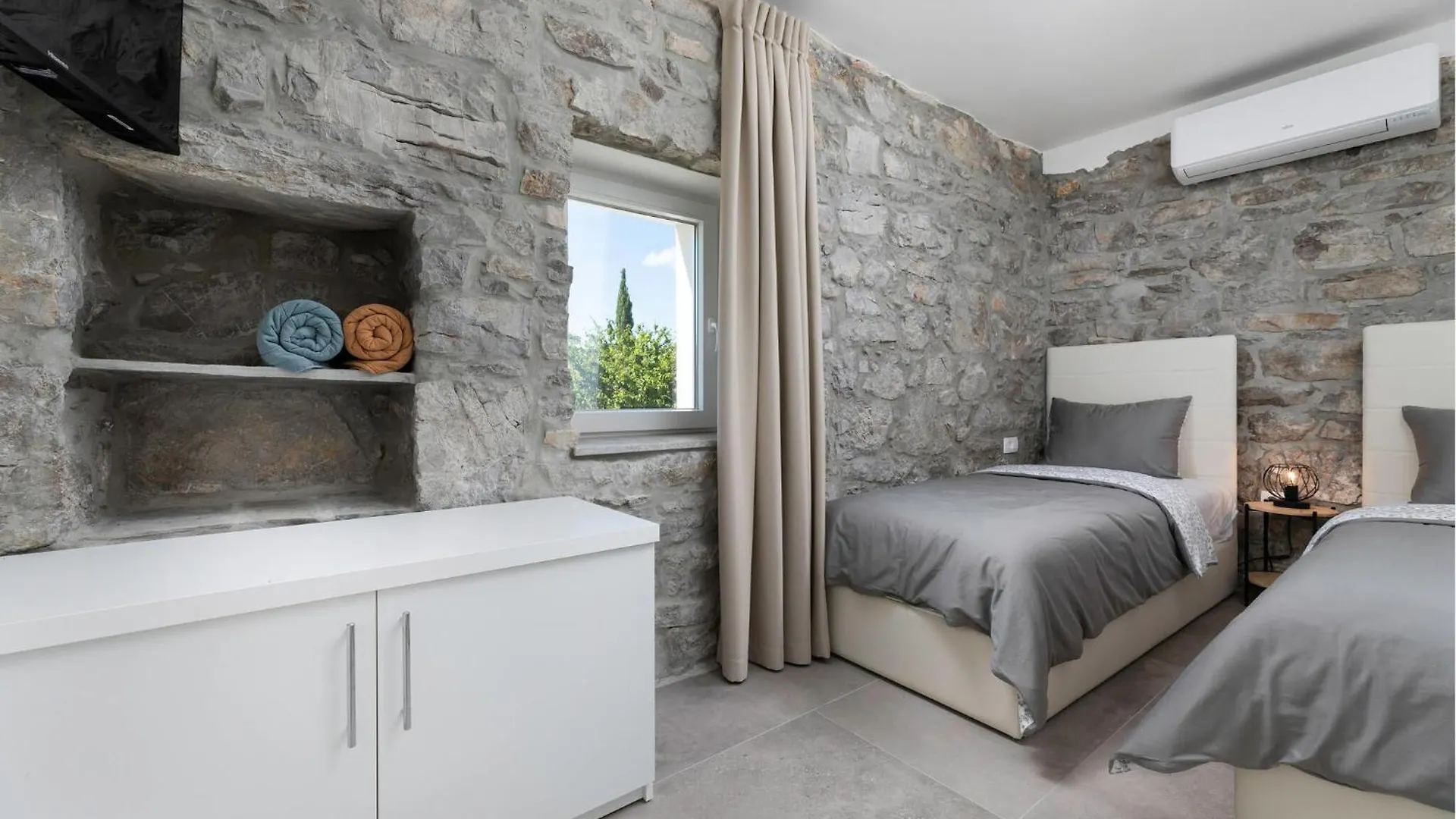 Ferienhaus Nice Home In Lakmartin With Kitchen Kroatien